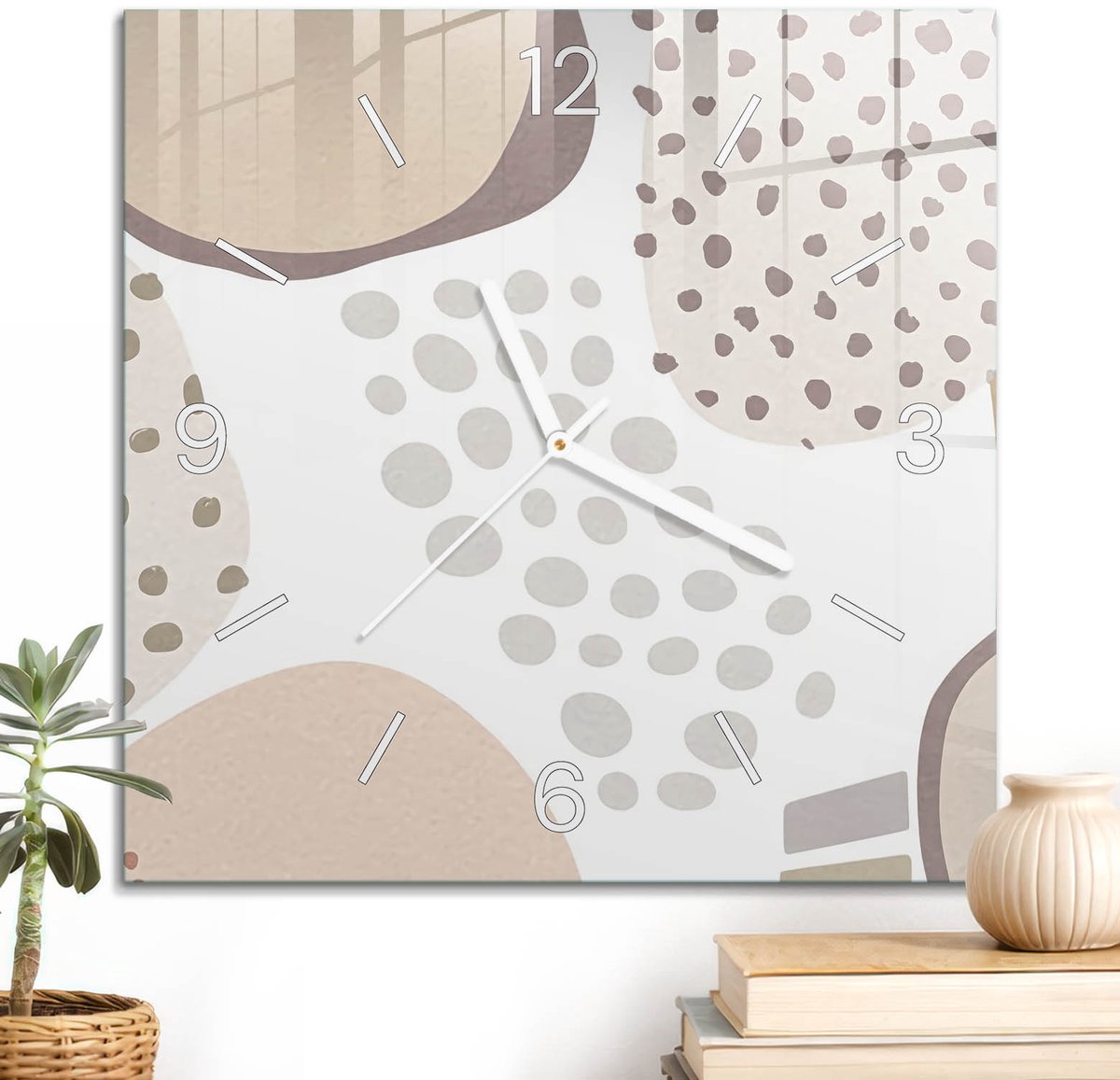 ArtPrintCave Beige Glazen Klok - 30x30 cm - Wandklok Vierkant - Organische Samenstelling Unieke Klok - Abstractie Stille Wandklok - Witte Klokwijzers