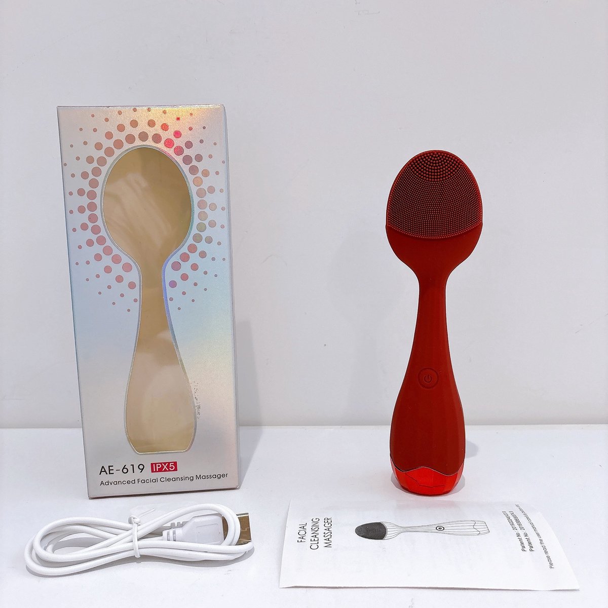 Elektrische Sonic Vibratie Gezichtsreinigingsborstel, IPX5 Waterdicht, USB Oplaadbaar, 4 Snelheidsstanden, Gezichtsscrubber en Huidmassager voor Diepe Poriënreiniging（rood）