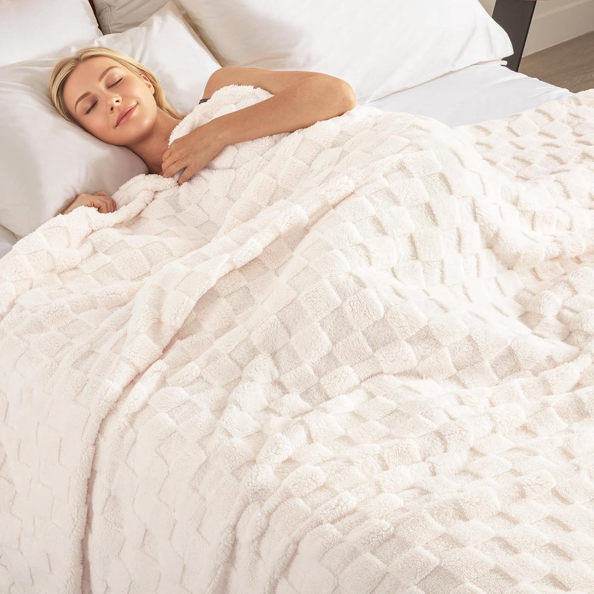 Blanket - 150 x 200 cm- Plaid - Double Blanket - Sofa Blanket - 3D Checkered Blanket - Soft Blanket - Checkered Wool Blanket - Warm Blanket - Living Room Decor - voor op de Bank, Bed of Woonkamer Decoratie - Beige — cadeau in Wonen & Interieur - foto 2