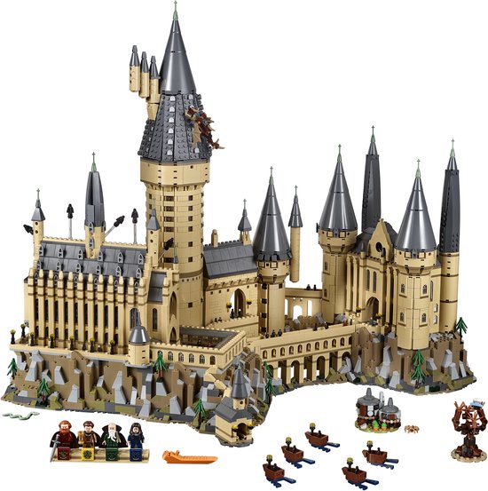 LEGO Harry Potter Zweinstein Kasteel set met Beukerboom, boten en minifiguren.