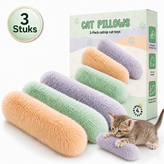 Een 3-pack kattenspeeltjes: een groen, oranje en paars pluizig speeltje, met een kitten dat ermee speelt.