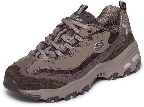 Bruine Skechers D'Lites sneakers met taupe suède en mesh accenten, vetersluiting en een dikke witte zool.