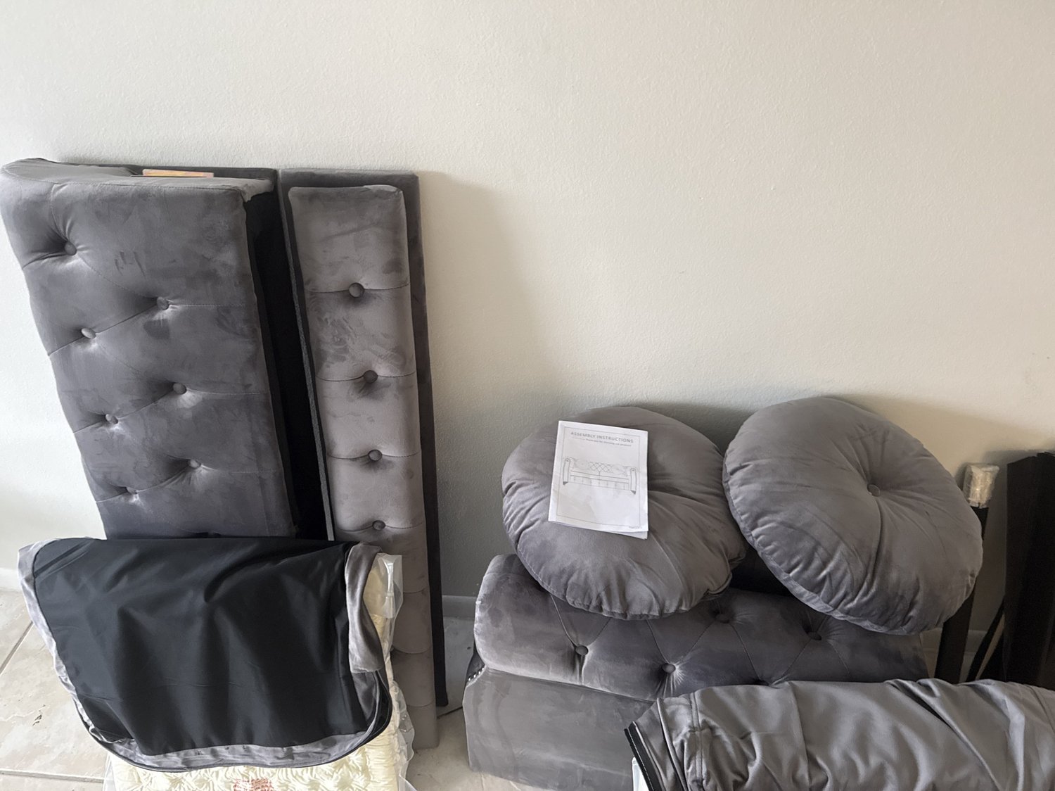 OKWISH Chesterfield Bank 208,3 x 76,2 x 73,6 cm - Tweezits met Sierknopen en Metalen Poten - Woonkamer en Kantoor - Fluweel - Grijs