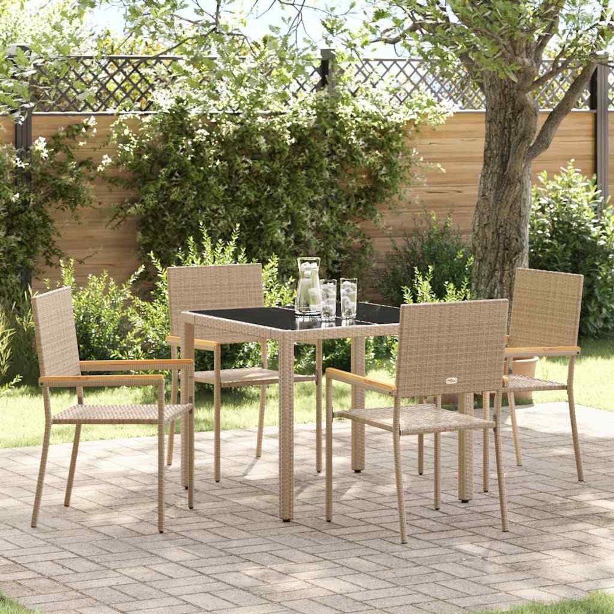 Eetkamerset voor de tuin met tafel van gehard glas en stoelen van polyrotan, duurzaam buitenmeubel voor terras met stalen frame en design