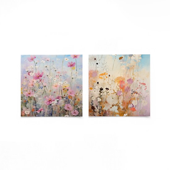Twee vierkante posters met impressionistische veldbloemen in roze, oranje en zachte blauwe tinten.