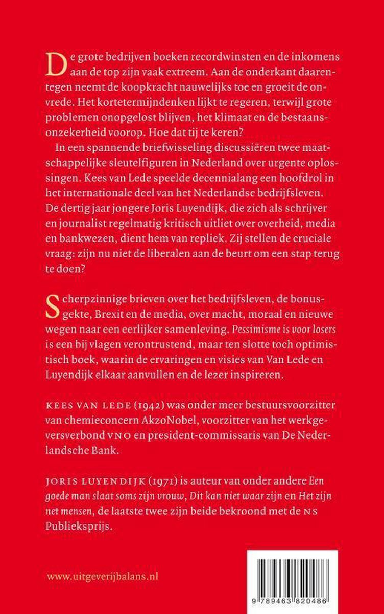 Achterkant van een boek met rode achtergrond en zwarte tekst.
