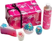 Cadeau Bad Geschenkset "Let's Flamingle" met handgegoten zeep, bath bombs en meer!