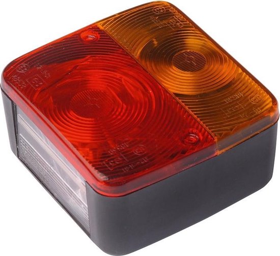 Feu arrière avec 4 fonctions