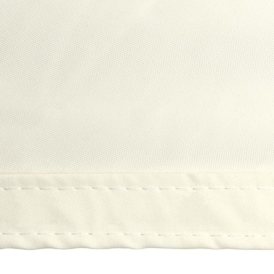 Detail van crème schaduwdoek met strakke, dubbele stiksels.