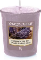 Yankee Candle - Dried Lavender & Oak Candle ( sušená levandule a dub ) - Aromatická votivní svíčka