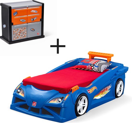 Step2 Hot Wheels Toddler-To-Twin Race Car Bed + Hot Wheels Race