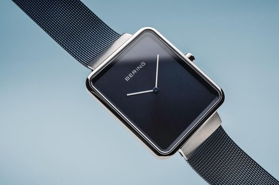 Bering Unisex Analoog Quartzhorloge Met Roestvrij Stalen Armband 17039-000 Bering Unisex Analoog Quartzhorloge Met Roestvrij Stalen Armband 17039-000