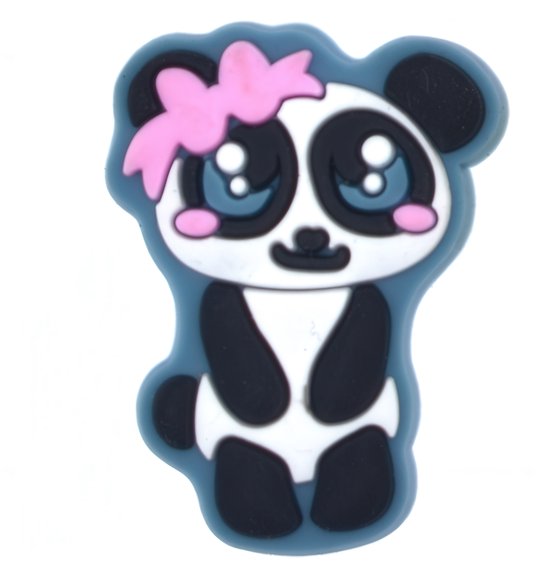 Roze strik dragende panda bedel met grote blauwe ogen en witte achtergrond.