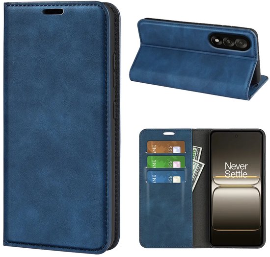 Blauw telefoonhoesje, gesloten, opengeklapt met telefoon, en open aan de achterkant.