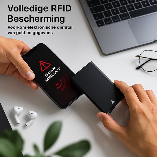 Porte-cartes RFID noir bloquant un téléphone avec écran de scan échoué.