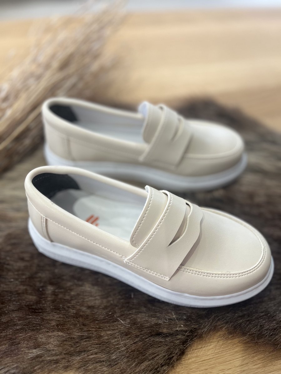 Jongens schoenen-effen instappers-kinderschoenen-orthopedische mocassins-loafers-beige-bruiloft-feest-verjaardag-fotoshoot