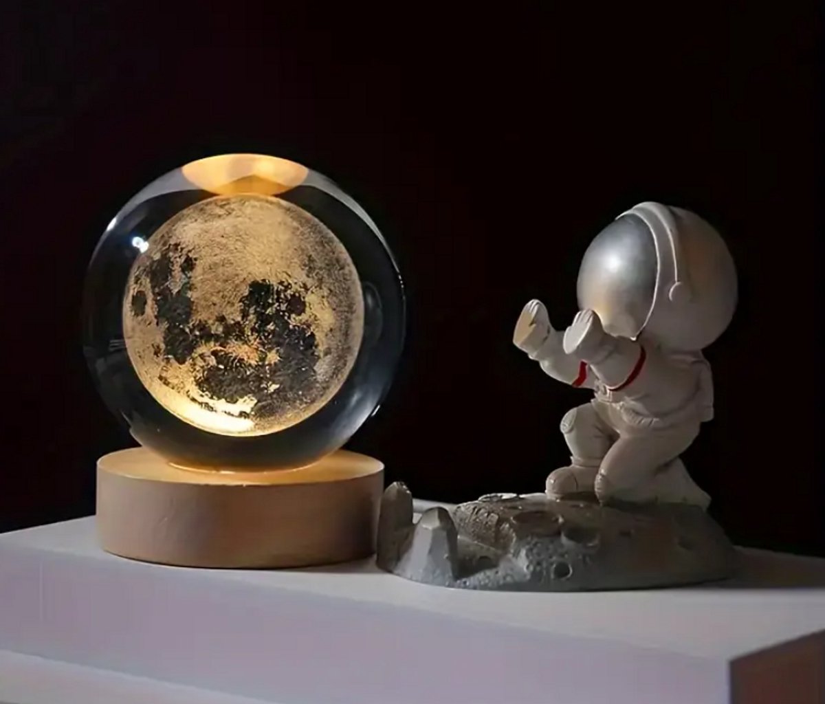 3D Kristallen Maanbol Nachtlamp - LED Glazen Hologram Lamp met Massief Houten Voet - Nachtlamp - Cadeau Idee - Verlichting - USB Aansluiting - Huisdecoratie