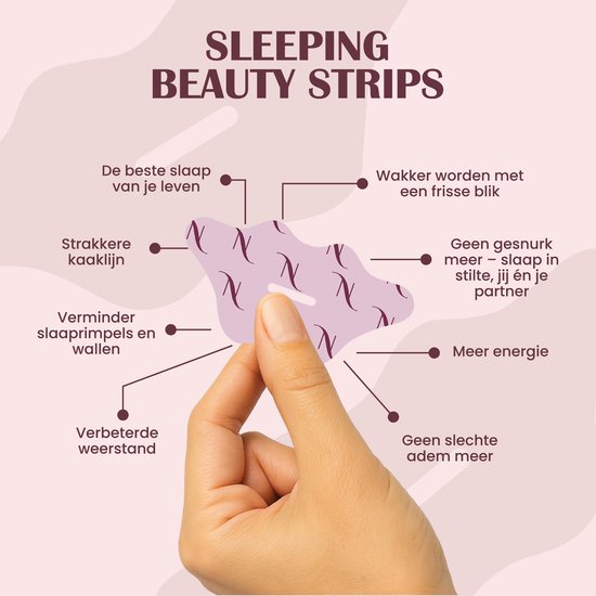 Hand die paarse mondstrip met dunne, paarse lijnen vasthoudt. Tekst: Sleeping Beauty Strips, De beste slaap van je leven, Strakkere kaaklijn, Verminder slaaprimpels en wallen, Verbeterde weerstand, Wakker worden met een frisse blik, Geen gesnurk meer - slaap in stilte, jij én je partner, Meer energie, Geen slechte adem meer.