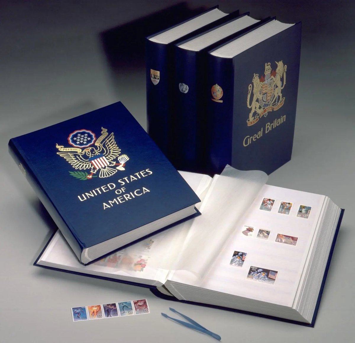 De insteekboeken G met landswapen USA van DAVO