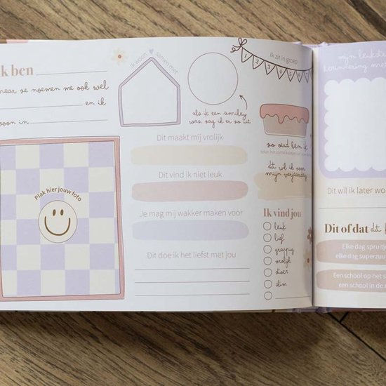 Vriendenboekje meisje | Vriendenboekje smiley | kleuren en tekenen | Writemoments