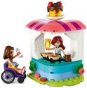 La Crêperie LEGO Friends avec 2 figurines, un comptoir et un lapin.