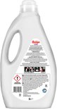 Arrière d'une bouteille transparente de lessive Robijn avec texte néerlandais et français et logos.