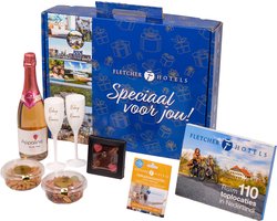 Fletcher Hotels Cadeaubox + Verrassingshotel Cadeaukaart | Giftset - Relatiegeschenk - Origineel Cadeau - Kerstpakket - Kerstcadeau - Kerst