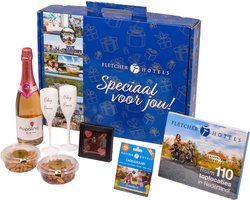 Fletcher Hotels Cadeaubox + Fletcher Cadeaukaart | Giftset - Relatiegeschenk - Origineel Cadeau - Kerstpakket - Kerstcadeau - Kerst