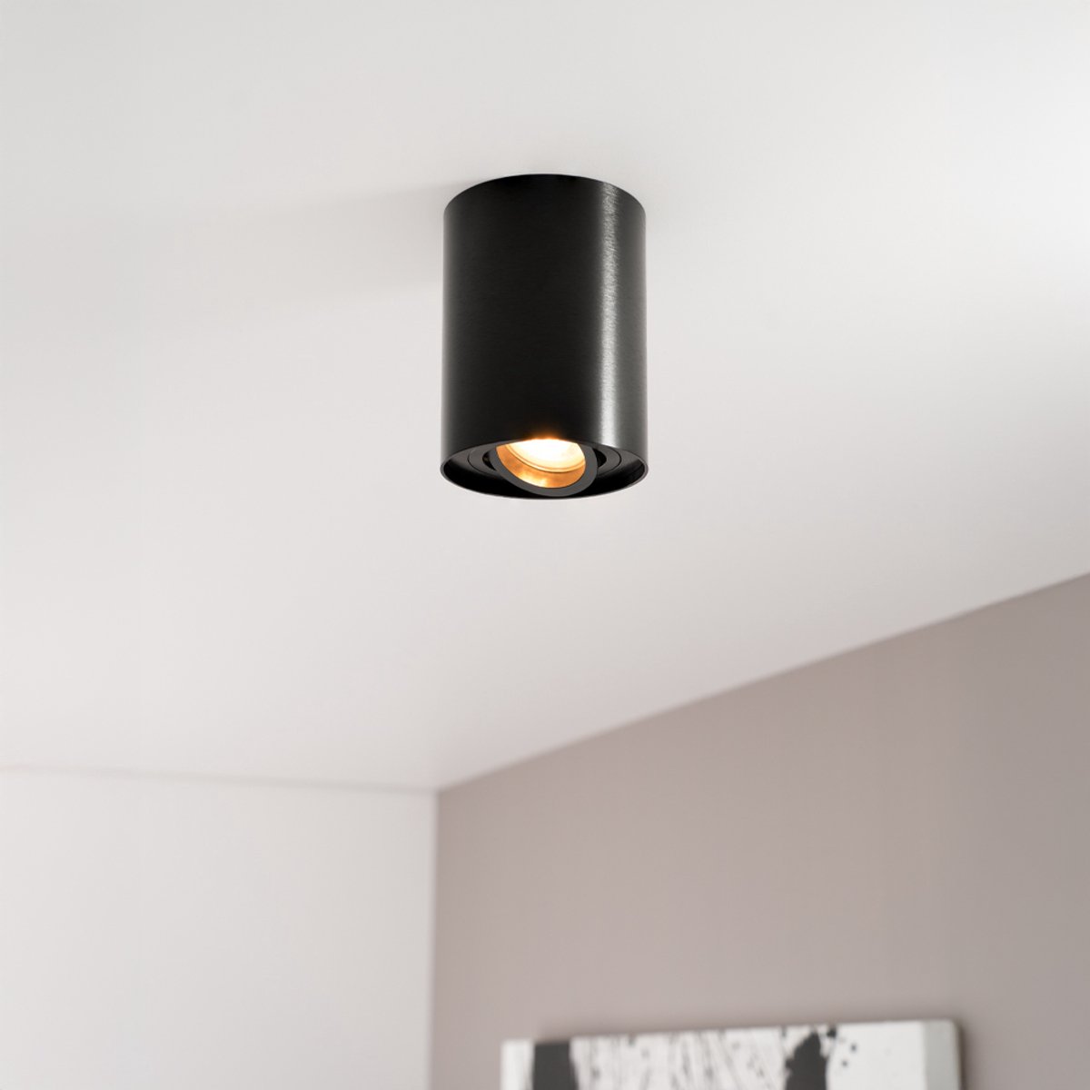 Solis nero by LUSENZ - Cilindervormige opbouwspot met enkel lichtaccent en een geborstelde zwarte coating