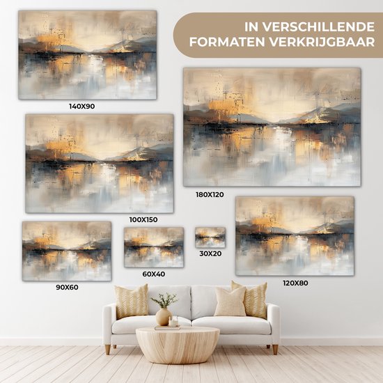 Abstract schilderij met gouden, beige, grijze en zwarte tinten, weergegeven op verschillende formaten boven een witte bank.