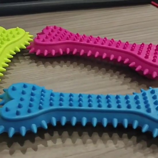 Polka Dot Botvormig Hondenspeeltje – Duurzaam Rubber Kauwbot met Tandenborstelstructuur – Tandverzorgend Speeltje voor Training & Spel – 4 x 10,5 cm – Geschikt voor Alle Hondenrassen – Kleur Willekeurig