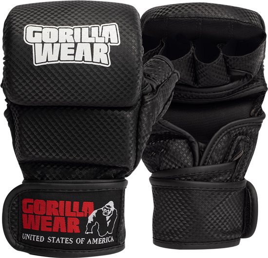 Twee zwarte MMA handschoenen, met 'Gorilla Wear' logo en tekst 'United States of America'.