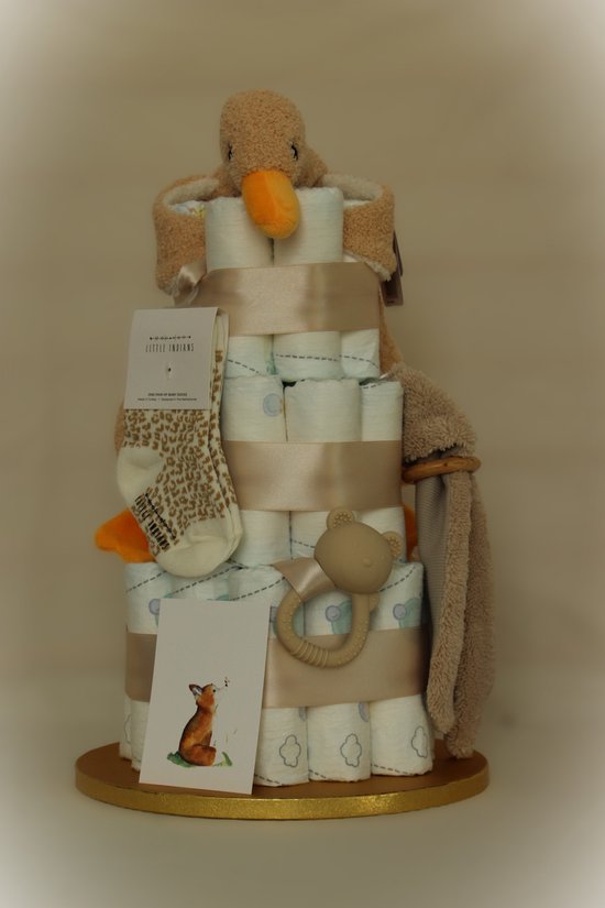 Luiertaart - unisex beige - Pampers luiers - kraamcadeau baby - babyshower cadeau - knuffeldoek eend - rammelaar - bijtring - sokjes van Luiertaart — afbeelding 2