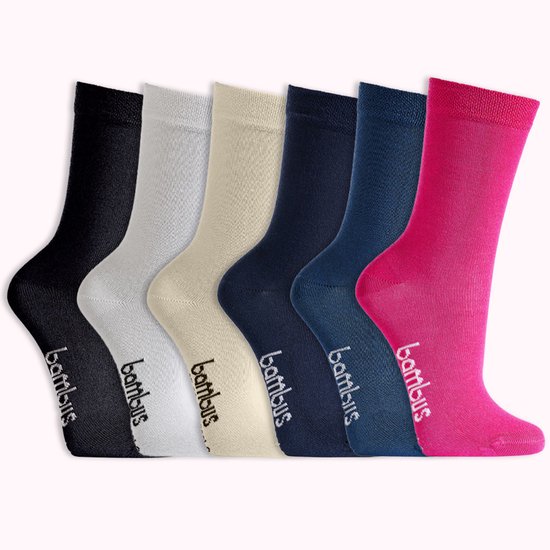 Zes Bambus sokken in verschillende kleuren: zwart, lichtgrijs, beige, donkerblauw, blauw en roze.