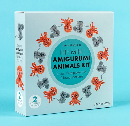 The Mini Amigurumi Animals Kit, Sarah Abbondio. Doos met gehaakte olifantjes en octopussen.