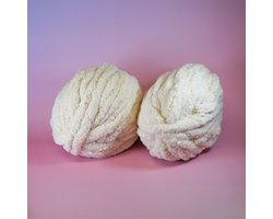 Chunky yarn - 2 stuks - Beige - Hand knitting - Dik wol - Chunky garen - Breiwol & -garen - 100% Polyester - 2 cm