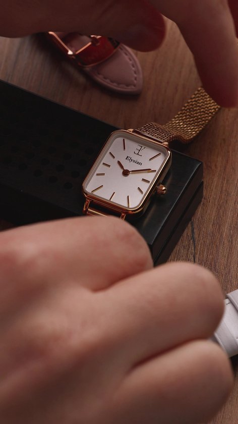 Elysian - Horloge Dames Rechthoekig - Goud Mesh - Waterdicht - 26mm - Cadeau Voor Vrouw