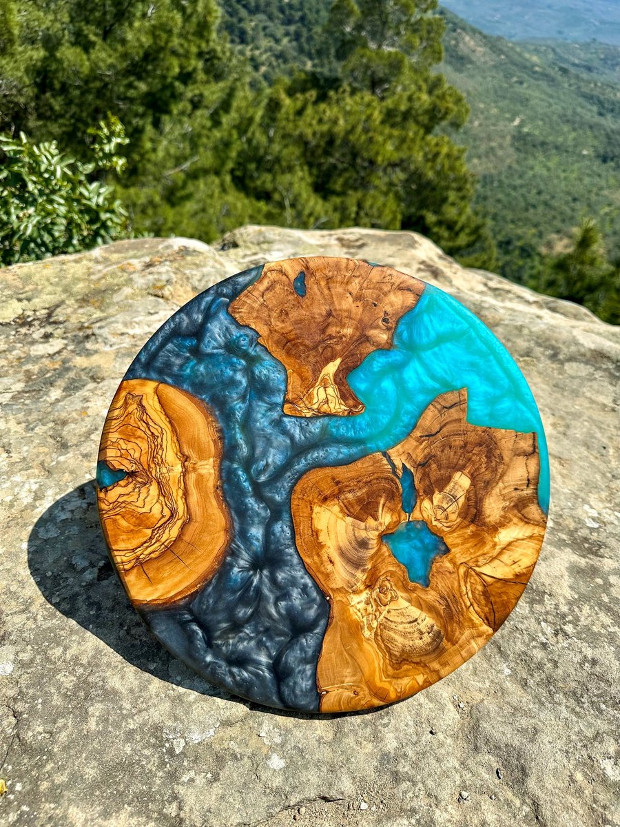 Planche En Bois D'olivier Séchée Au Four - 670x400x35 Mm - Résine époxy