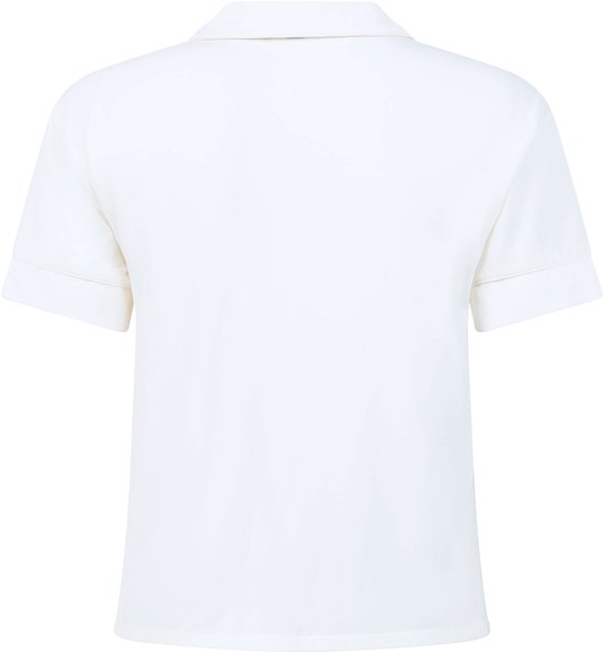 Wit pyjamashirt met korte mouwen en opgerolde boorden, gezien van de achterkant.