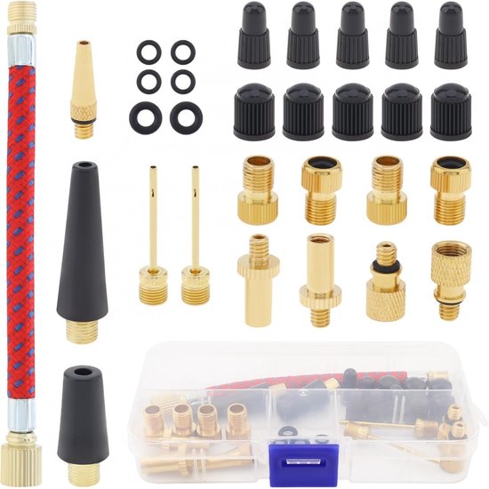 Een set fietsventieladapters met een rode slang met blauwe stippen, messing connectoren en zwarte doppen.