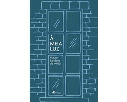 À Meia Luz