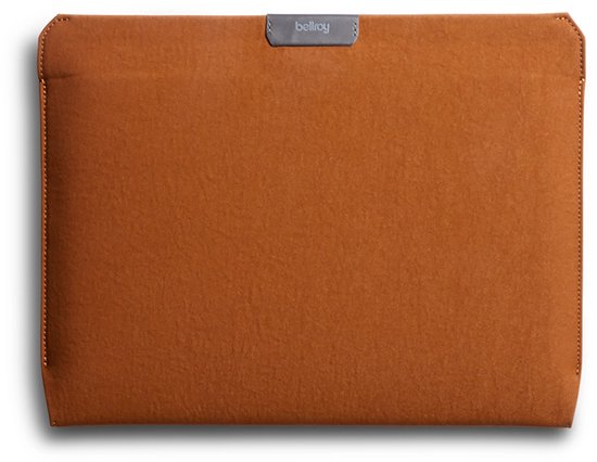 Housse pour ordinateur portable Bellroy 16" – Fabriquée à partir de matériaux recyclés – Disponible en plusieurs couleurs et matières – Design élégant se range facilement dans un sac ou un sac à dos – Oranje