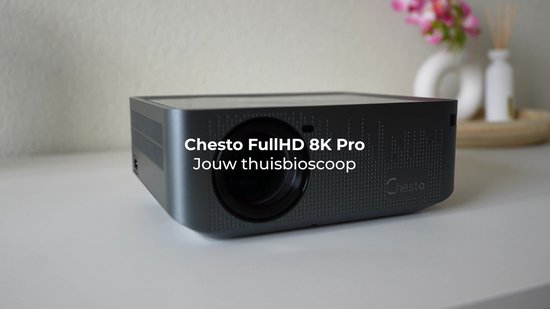 Chesto Beamer Full HD PRO Android (8K-Ondersteuning) - 12.000 lumen - Dolby Audio - Autofocus - Inclusief draagtas - Streamen vanaf je telefoon met wifi