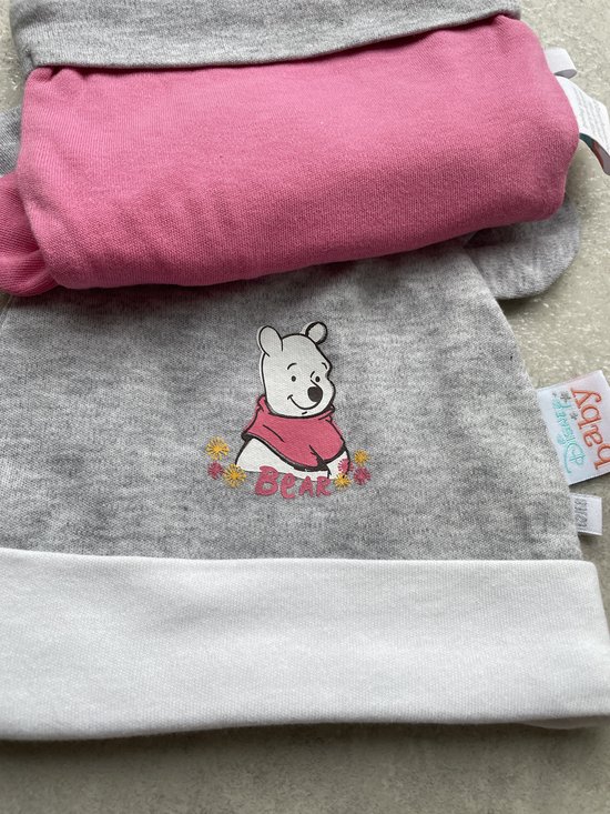 Maminobaby.nl - Baby Geschenkset meisjes - 2-delige Disney Winnie the pooh muts - Handgemaakte gehaakte Babyslofjes - Kraamcadeau - Babyshower van Maminobaby.nl — afbeelding 3