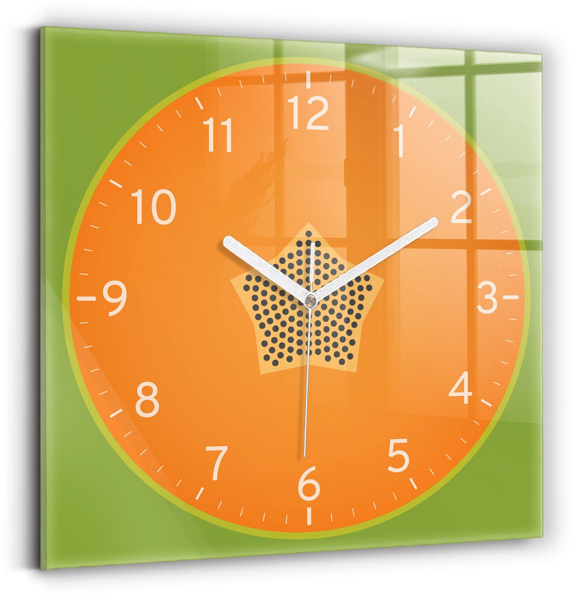 Wallfluent Wandklok - Papajafruit Stijlvolle Klok - 30 cm x 30 cm - Oranje Wandklok - Witte Handen - Klok zonder getallen - Kinder Wandklok Glas - Unieke Wandklok - Minimalistische Klok - Klok met Afbeelding