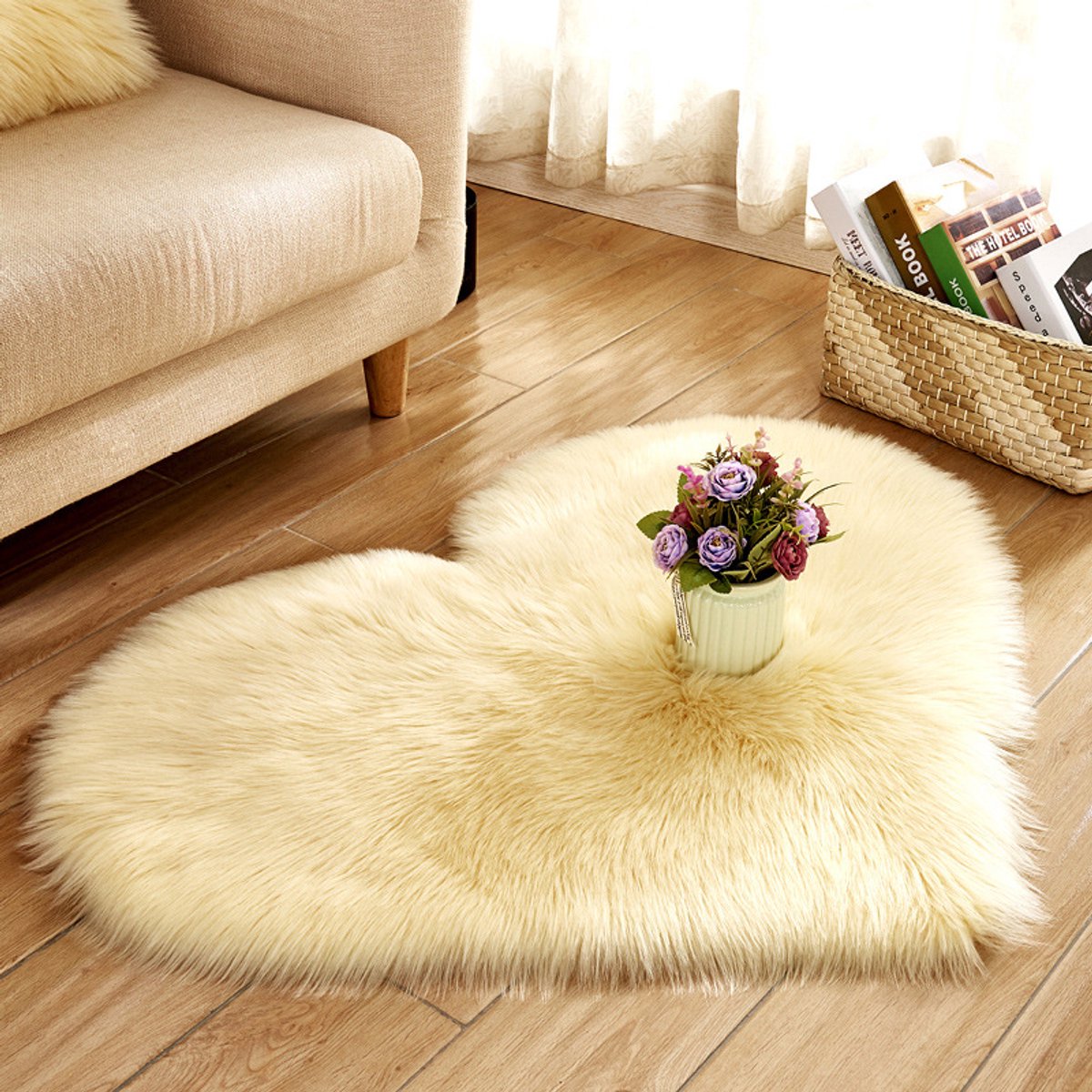 Qelus Beige Modern Hartvormig Vloerkleed met Lange Pluizen - Wasbaar - Hoogpolig Vloerkleed - Zacht fluffy Decoratie - Voor Stoel, Bank of Bed - 70x90 cm