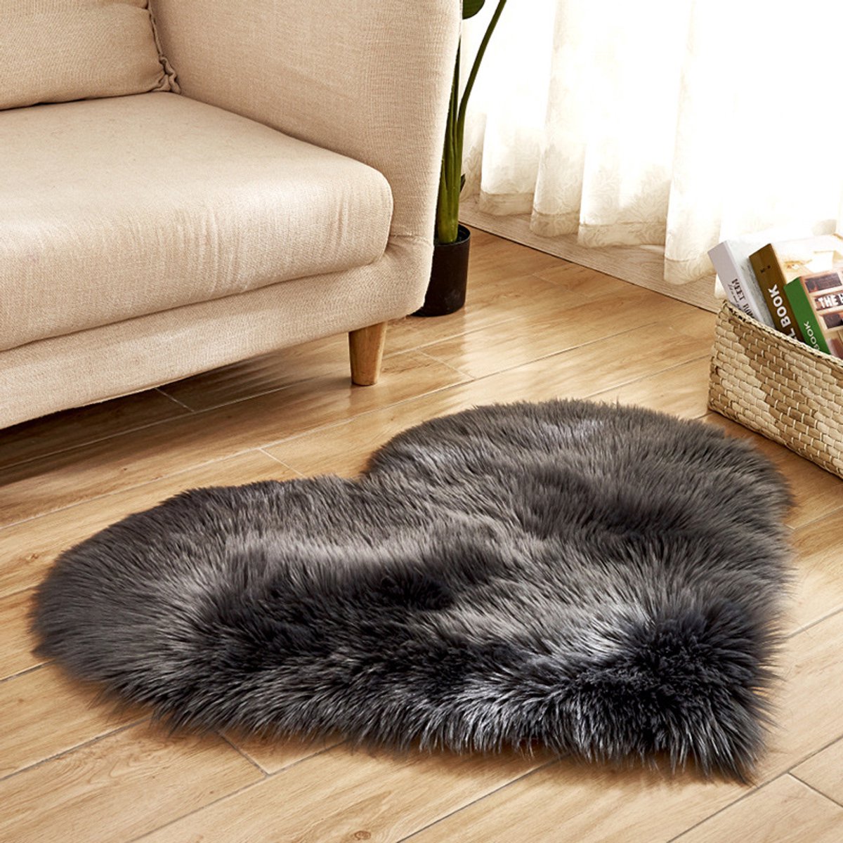 Qelus Donkergrijs Modern Hartvormig Vloerkleed met Lange Pluizen - Wasbaar - Hoogpolig Vloerkleed - Zacht fluffy Decoratie - Voor Stoel, Bank of Bed - 70x90 cm