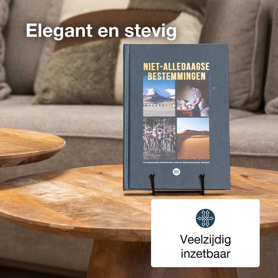 Een boek met de titel 'NIET-ALLENDAAGSE BESTEMMINGEN' op een zwarte displaystandaard.