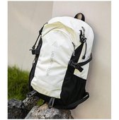 Sac à Dos Randonnée 22 L – Léger, Avec Support Téléphone, Bandes Réfléchissantes, Housse Pluie – Pour Hommes Et Femmes