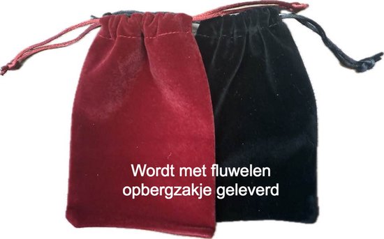 Twee fluwelen opbergzakjes, één rood en één zwart, met koord sluiting.